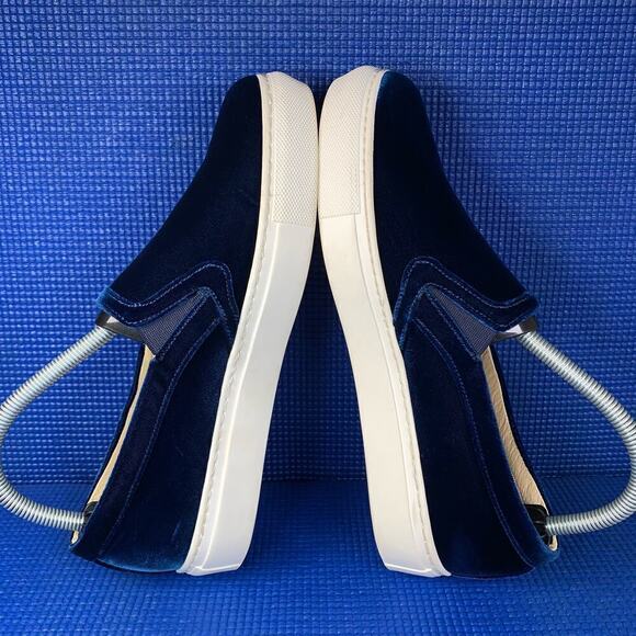🔴 M. GEMI The Cerchio Velvet Women's Size 8 Royal Blue Slip-on Walking Shoes - Picture 5 of 9